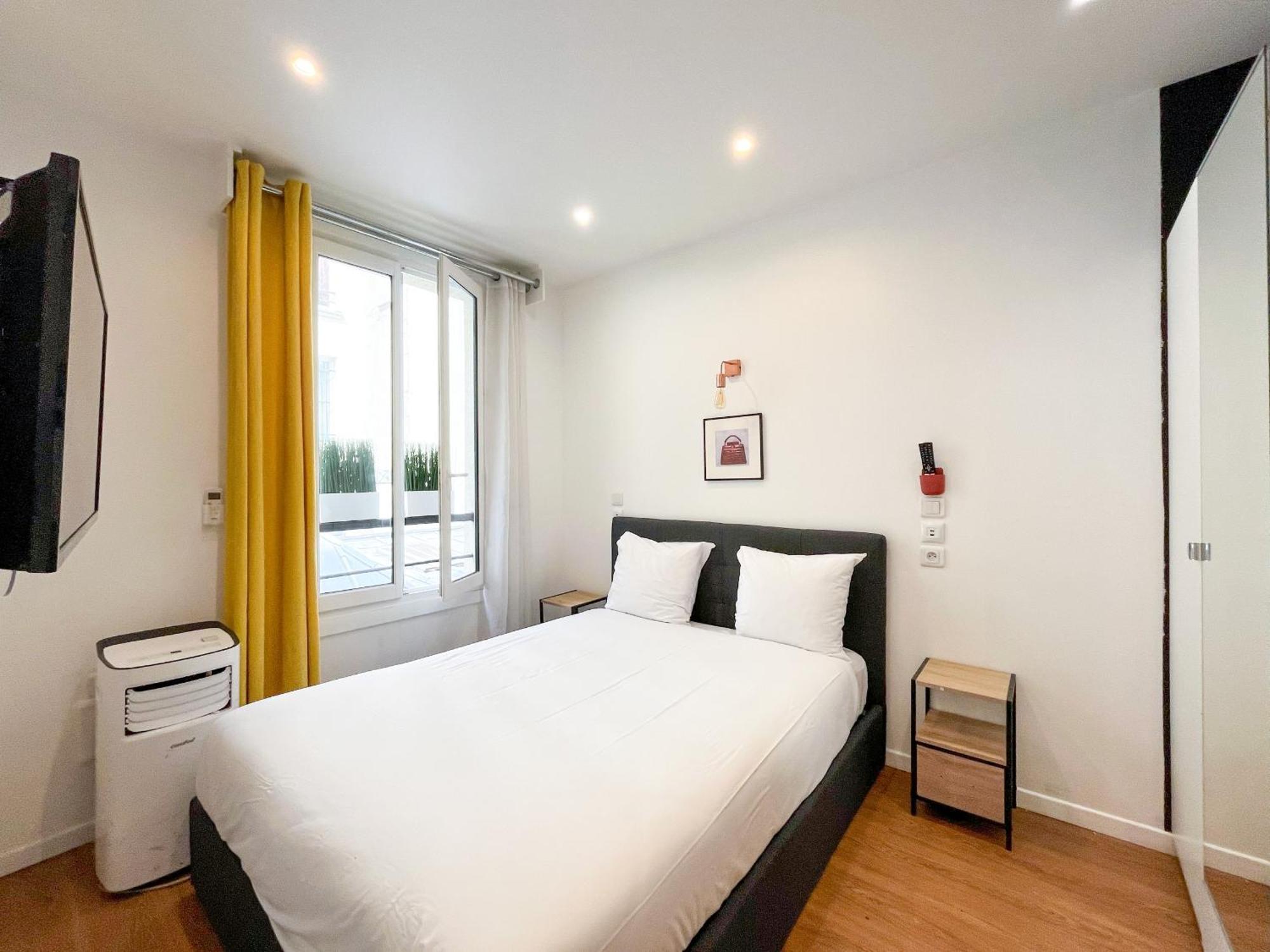 Apartment 115 - Urban Louis Saint Denis *